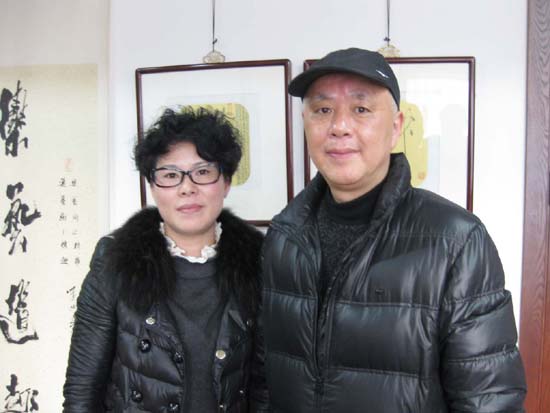 紫砂壶图片：与施小马合影 - 宜兴紫砂壶网