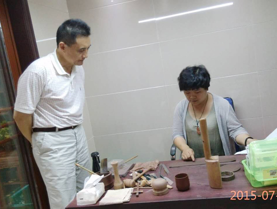 紫砂壶图片：与著名影视明星王伯昭艺术交流 - 宜兴紫砂壶网