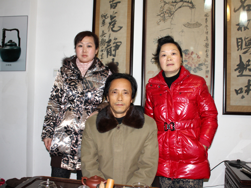 紫砂壶图片：与蒋建明老师合影 - 宜兴紫砂壶网