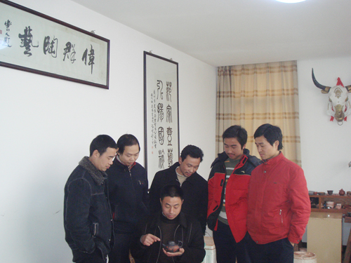 紫砂壶图片：与兄弟们探讨壶艺 - 宜兴紫砂壶网