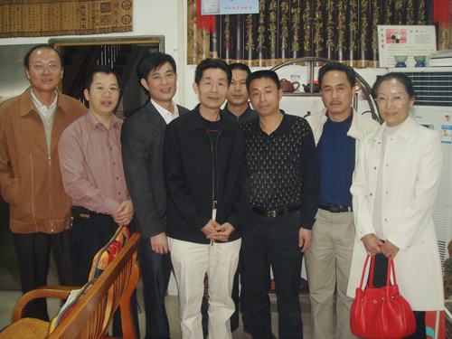紫砂壶图片：与广东壶友留影 - 宜兴紫砂壶网