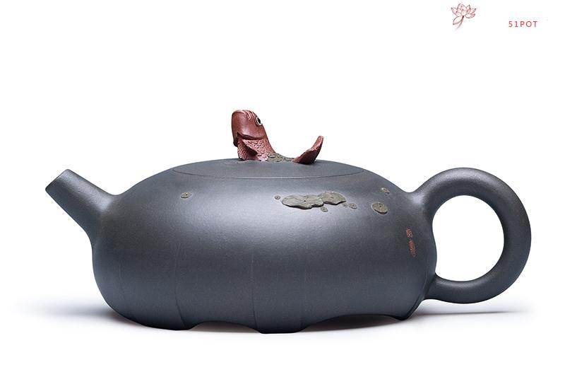 紫砂壶图片：荷塘系列-云卷鱼跃 - 宜兴紫砂壶网