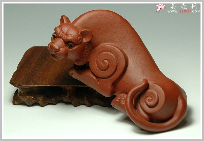 紫砂壶图片：流线伏虎 - 宜兴紫砂壶网