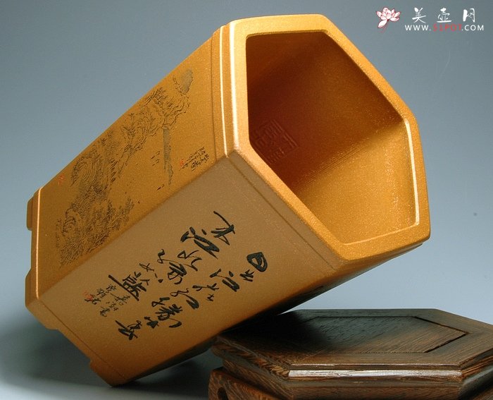 紫砂壶图片：钟馗威虎笔筒 - 宜兴紫砂壶网