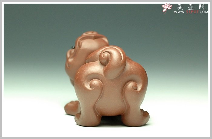 紫砂壶图片：回头貔貅 - 宜兴紫砂壶网