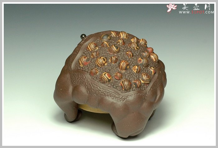 紫砂壶图片：金蟾宝贝 - 宜兴紫砂壶网