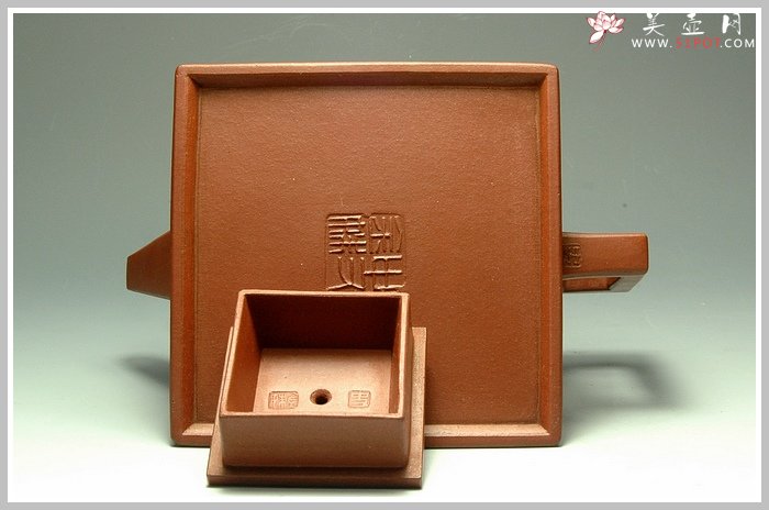 紫砂壶图片：全手压盖四方 - 宜兴紫砂壶网