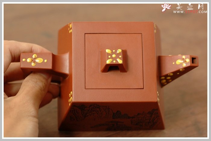 紫砂壶图片：精品点彩升方 谭泉海刻绘 - 宜兴紫砂壶网