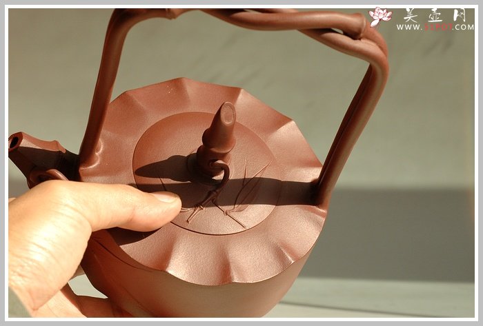 紫砂壶图片：六方竹提梁 - 宜兴紫砂壶网