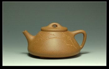 紫砂壶图片：傲骨.寒梅 - 宜兴紫砂壶网