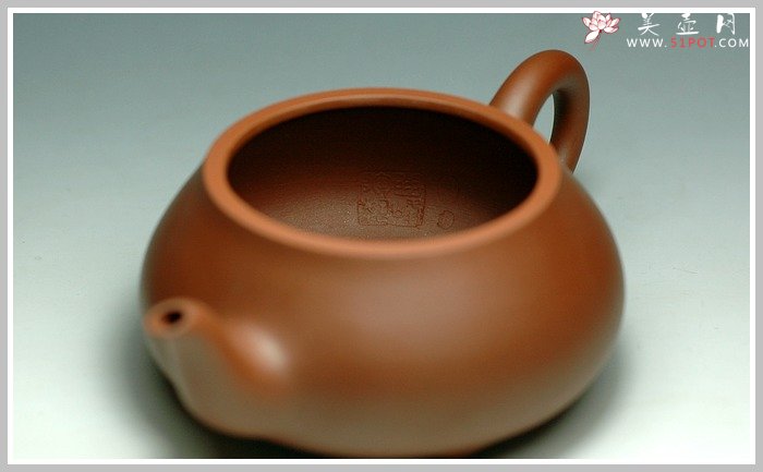 紫砂壶图片：全手之三弯石瓢 - 宜兴紫砂壶网
