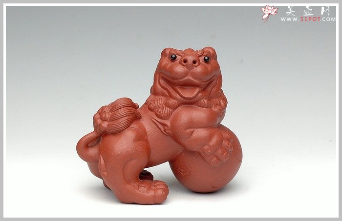 紫砂壶图片：一对送福的小狮子 - 宜兴紫砂壶网