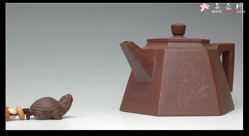 紫砂壶图片：全手紫泥高六方 - 宜兴紫砂壶网