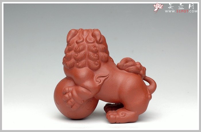 紫砂壶图片：一对送福的小狮子 - 宜兴紫砂壶网