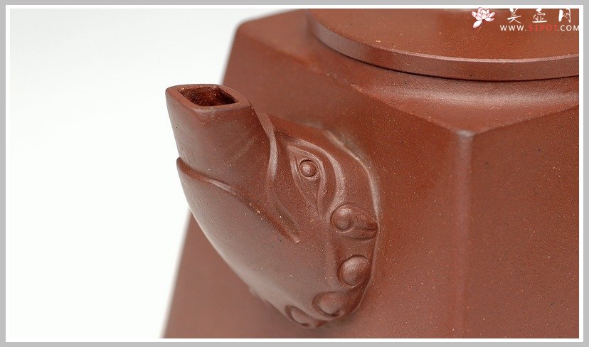 紫砂壶图片：全手之四方龙狮 - 宜兴紫砂壶网