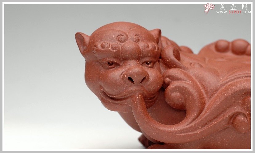 紫砂壶图片：一团和气 狻猊壶托 - 宜兴紫砂壶网