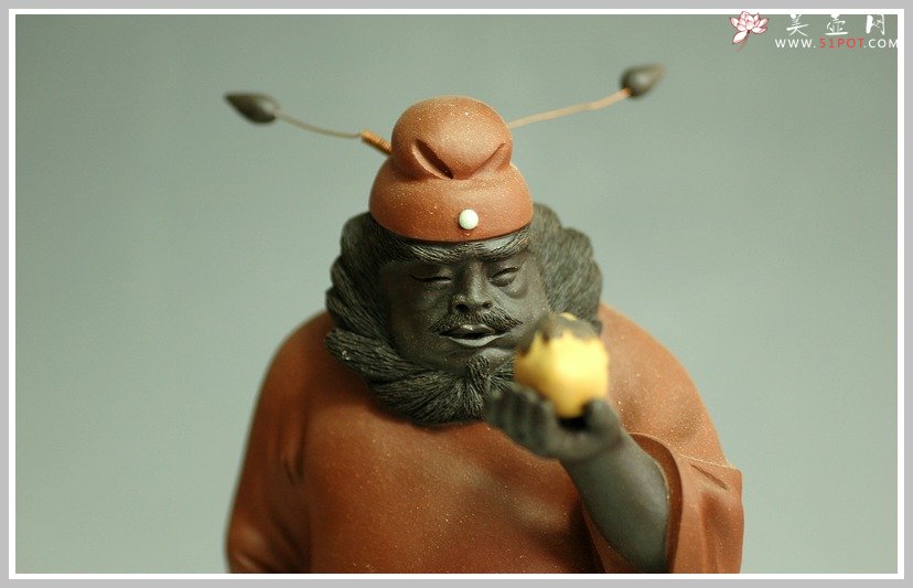 紫砂壶图片：钟馗引福 - 宜兴紫砂壶网