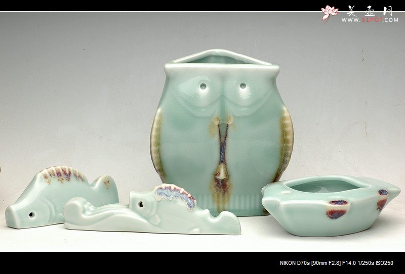 紫砂壶图片：宜兴青瓷-鱼乐文房杂件 - 宜兴紫砂壶网