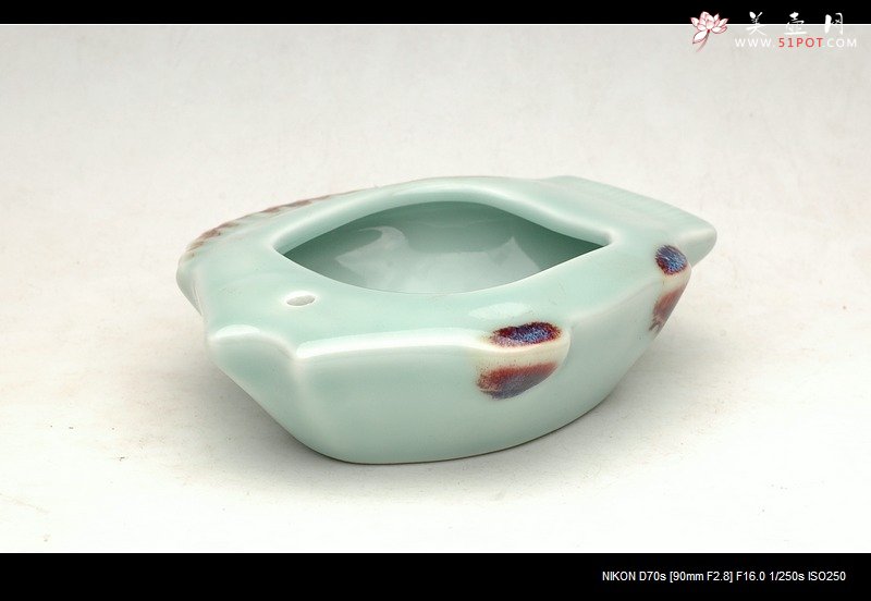 紫砂壶图片：宜兴青瓷-鱼乐文房杂件 - 宜兴紫砂壶网