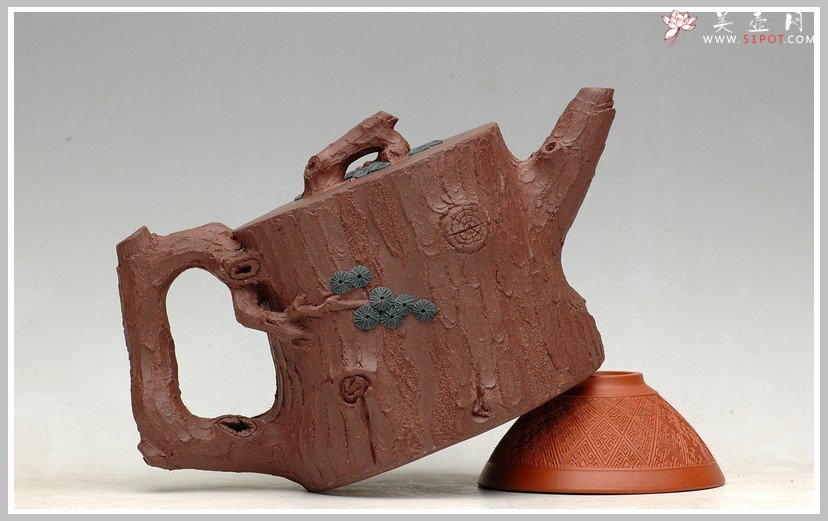 紫砂壶图片：全手花货精品之松竹常青 - 宜兴紫砂壶网