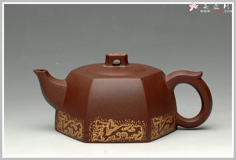 紫砂壶图片：老紫泥 龙禧六方 - 宜兴紫砂壶网