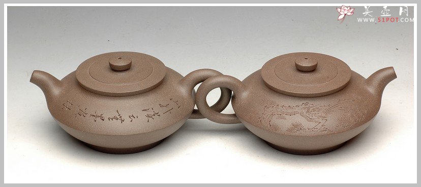 紫砂壶图片：和石双刀刻绘 合璧 - 宜兴紫砂壶网