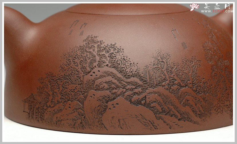 紫砂壶图片：李彦雄老师刻绘山水精品 紫泥半月 - 宜兴紫砂壶网