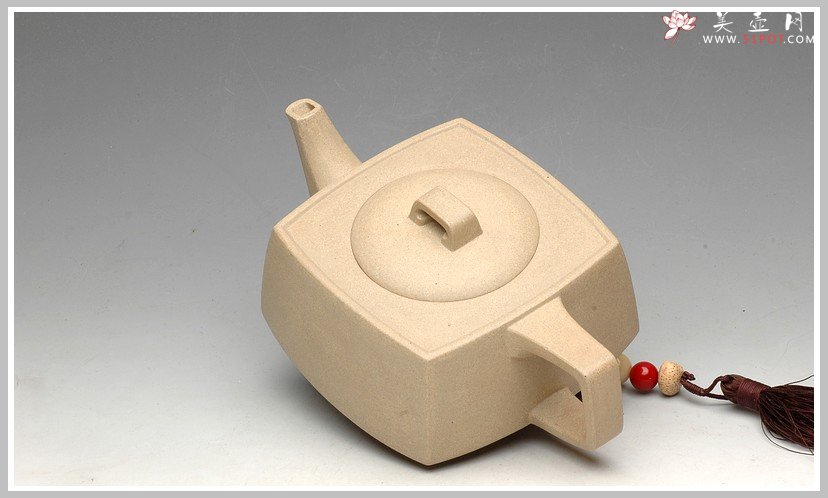 紫砂壶图片：优质本绿 全手精品砂四方 - 宜兴紫砂壶网