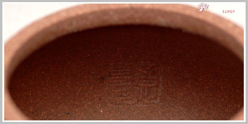 紫砂壶图片：经典之作 风雅俊秀 全手茄段 - 宜兴紫砂壶网