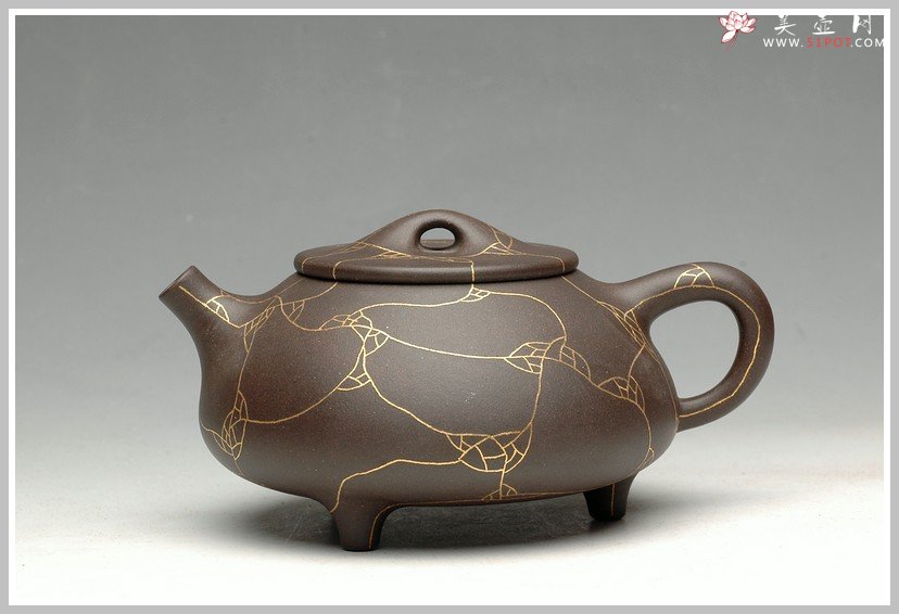 紫砂壶图片：镶纯金 另类奢华 金纹石瓢 - 宜兴紫砂壶网