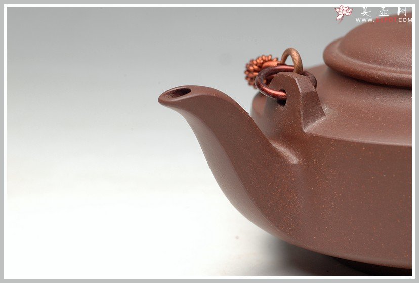 紫砂壶图片：老紫泥 金蟾小提梁 - 宜兴紫砂壶网