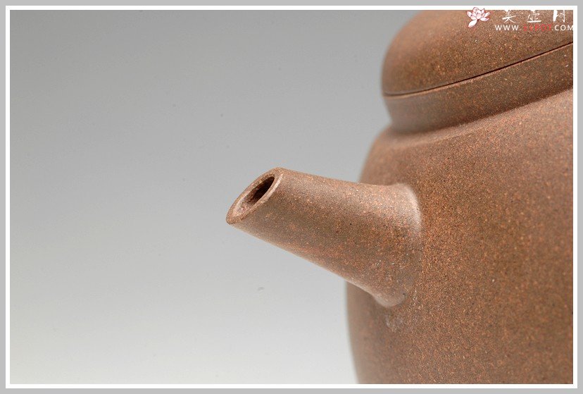 紫砂壶图片：经典 拙味 全手浅刻山水龙蛋 - 宜兴紫砂壶网