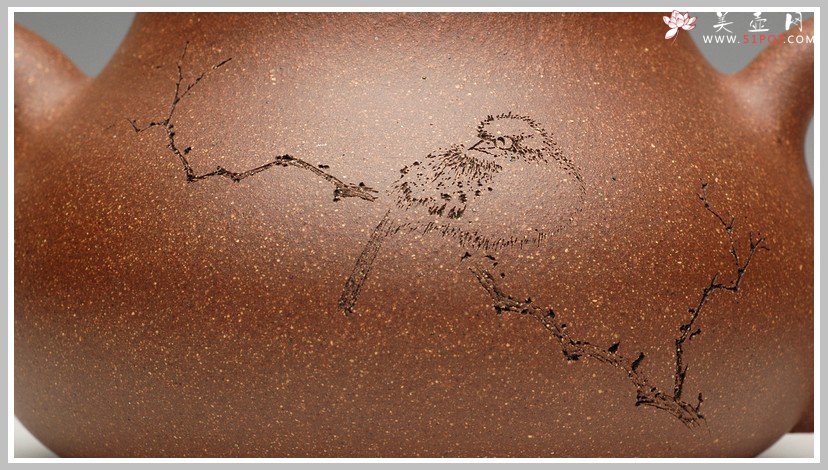 紫砂壶图片：文雅秀丽 全手刻鸟茄段 - 宜兴紫砂壶网