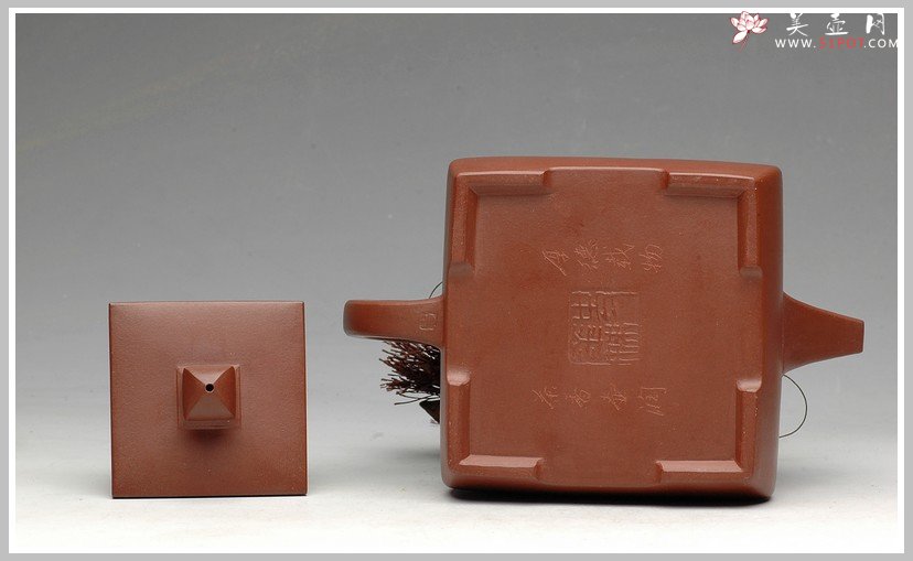 紫砂壶图片：史金妹老师新品 全手志在四方 李昌鸿大师即兴装饰 - 宜兴紫砂壶网