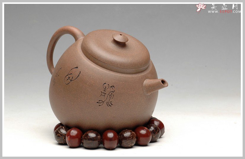 紫砂壶图片：经典 拙味 全手浅刻山水龙蛋 - 宜兴紫砂壶网