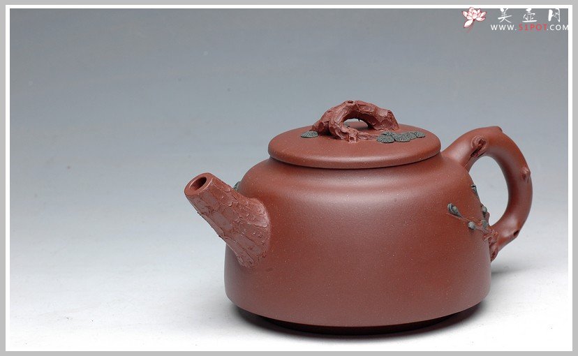 紫砂壶图片：实用把玩佳品    松梅情深 - 宜兴紫砂壶网