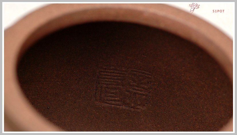 紫砂壶图片：经典 拙味 全手浅刻山水龙蛋 - 宜兴紫砂壶网