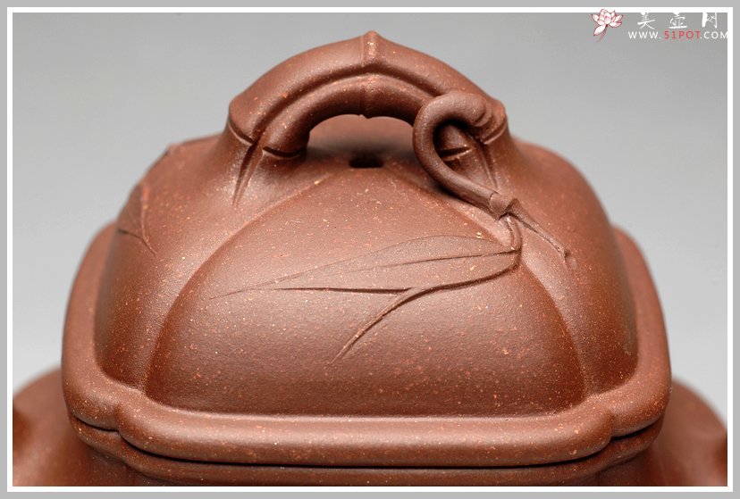 紫砂壶图片：融合方器、花货、筋囊融为一体  四方竹段 - 宜兴紫砂壶网