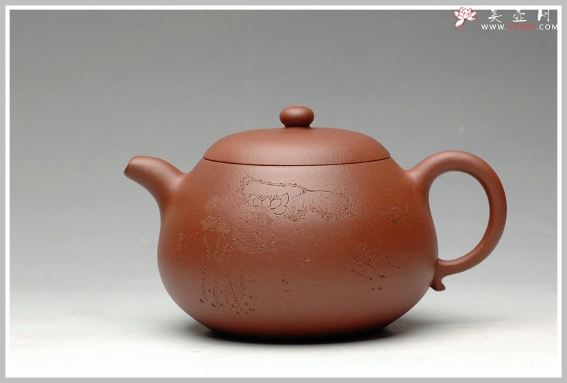 紫砂壶图片：清新雅致 墨陶装饰   全手西施 实力尹君峰经典作品 - 宜兴紫砂壶网