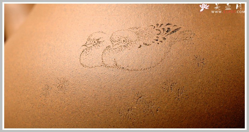 紫砂壶图片：鸳鸯戏水  段泥全手一捺底玉成窑石匏 饱满可爱 - 宜兴紫砂壶网