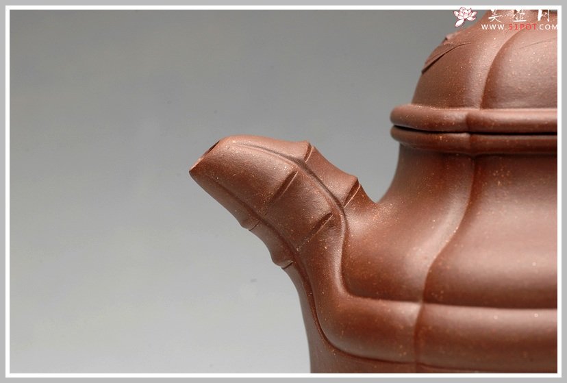 紫砂壶图片：融合方器、花货、筋囊融为一体  四方竹段 - 宜兴紫砂壶网