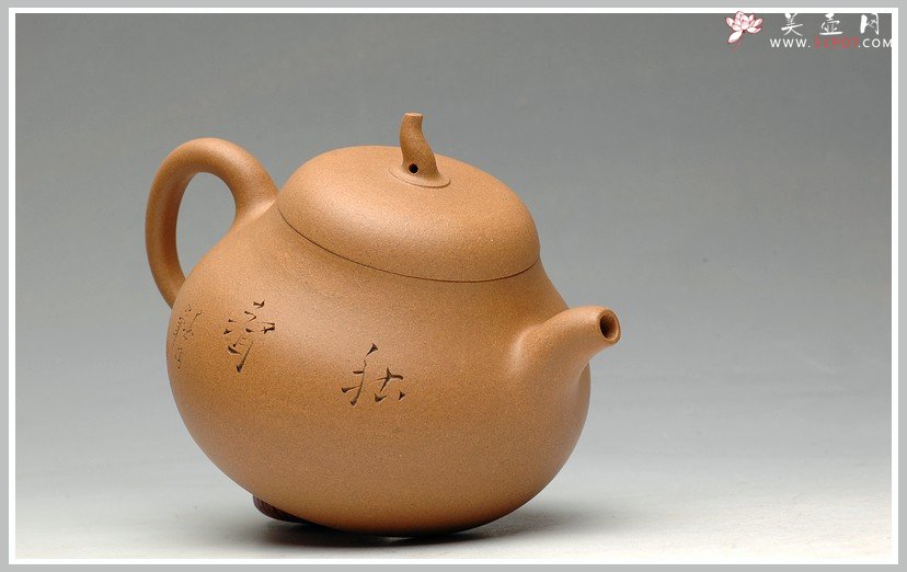 紫砂壶图片：鸳鸯戏水  段泥全手一捺底玉成窑石匏 饱满可爱 - 宜兴紫砂壶网