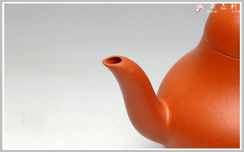 紫砂壶图片：俊秀高雅 摹古取趣  全手思亭 - 宜兴紫砂壶网