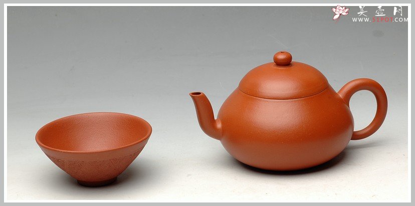 紫砂壶图片：古拙之味  全手朱泥梨形  手中无梨式，难以言茗事 - 宜兴紫砂壶网