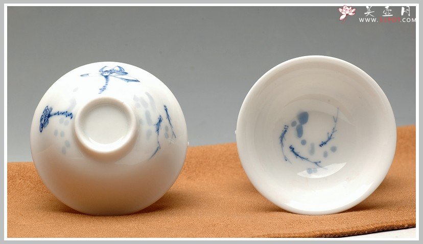 紫砂壶图片：鱼戏小杯 雅致 功夫茶小杯 - 宜兴紫砂壶网