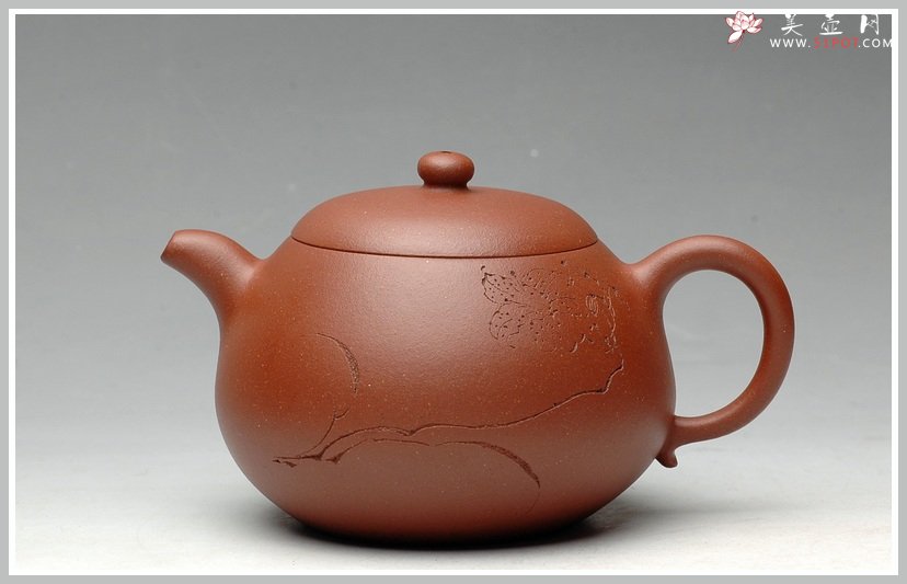 紫砂壶图片：清新雅致 墨陶装饰   全手西施 实力尹君峰经典作品 - 宜兴紫砂壶网