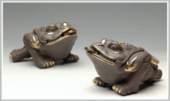 紫砂壶图片：描金 小金蟾 精致可人 - 宜兴紫砂壶网