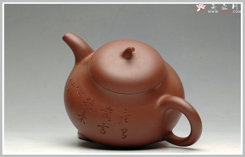 紫砂壶图片：【瑕疵特价】优雅之风 和石刻绘潘天寿兰花盘 全手紫泥茄段 - 宜兴紫砂壶网