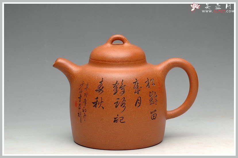 紫砂壶图片：饱满厚重 高古聚德 优质烁金降坡泥 全手代表作高士壶 张听刚老师装饰 - 宜兴紫砂壶网