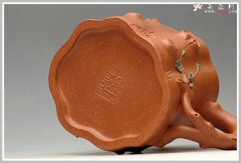 紫砂壶图片：全手梅花单杯  青梅绽放 降坡泥展现 - 宜兴紫砂壶网